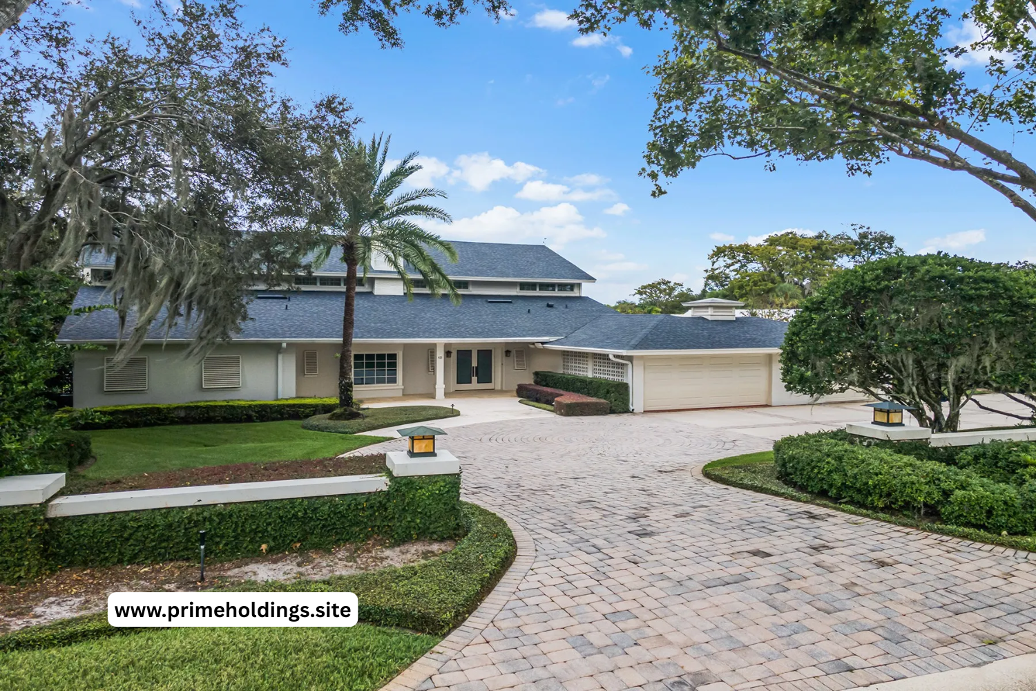 $4,500,000.00 | 5 bed 7.5+ bath 5,847sqft 5,847 square feet 0.72acre lot | 421 Lakewood Dr, Winter Park, FL 32789.