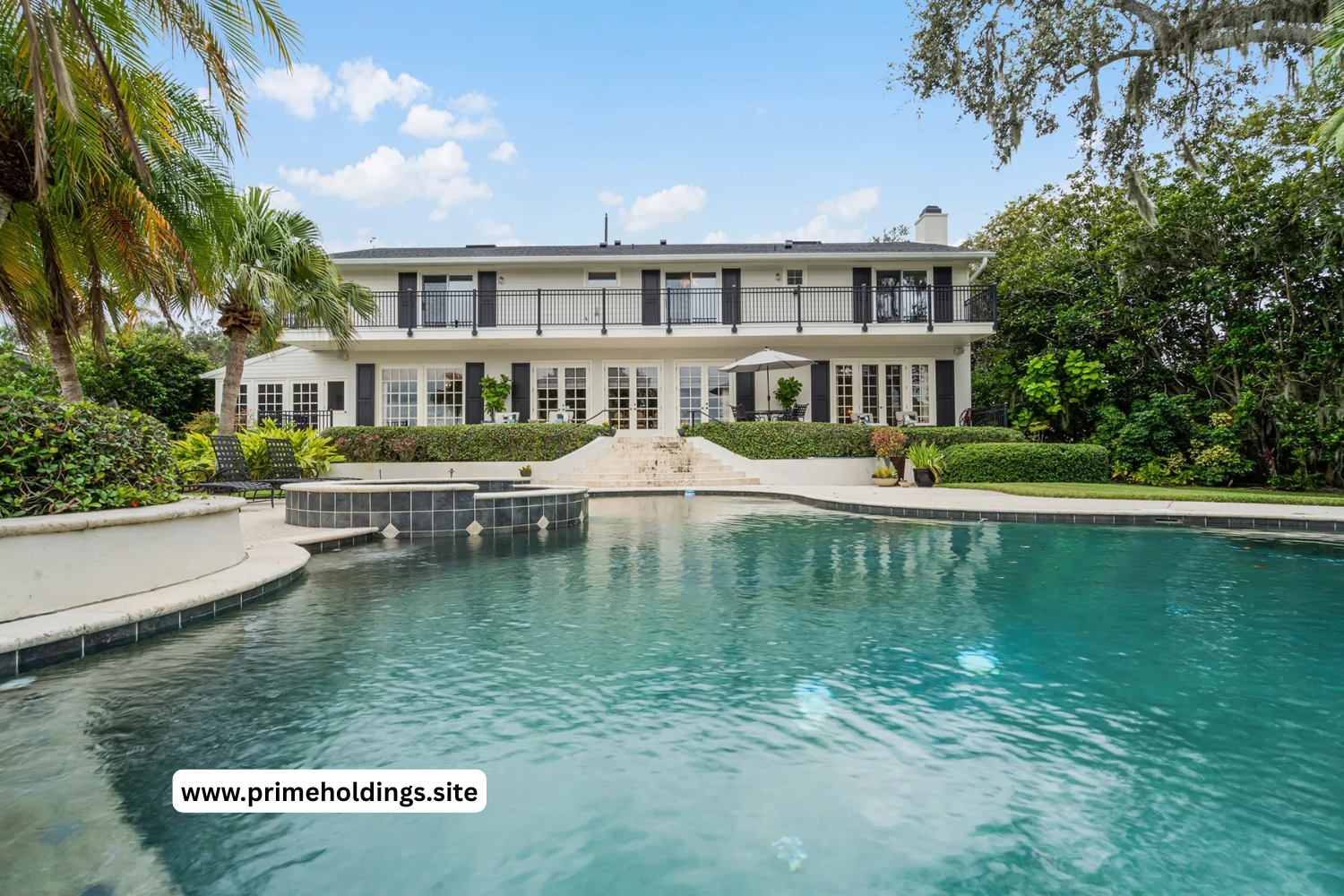 $4,500,000.00 | 5 bed 7.5+ bath 5,847sqft 5,847 square feet 0.72acre lot | 421 Lakewood Dr, Winter Park, FL 32789.