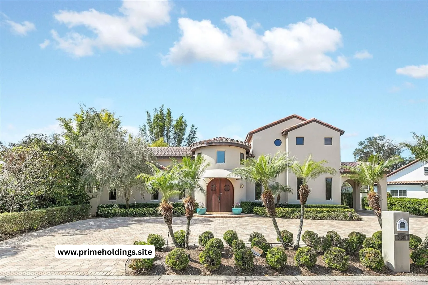 $1,675,000.00 | 5 bed 4.5 bath 3,885sqft 3,885 square feet 0.41acre lot | 135 James Pl, Maitland, FL 32751.