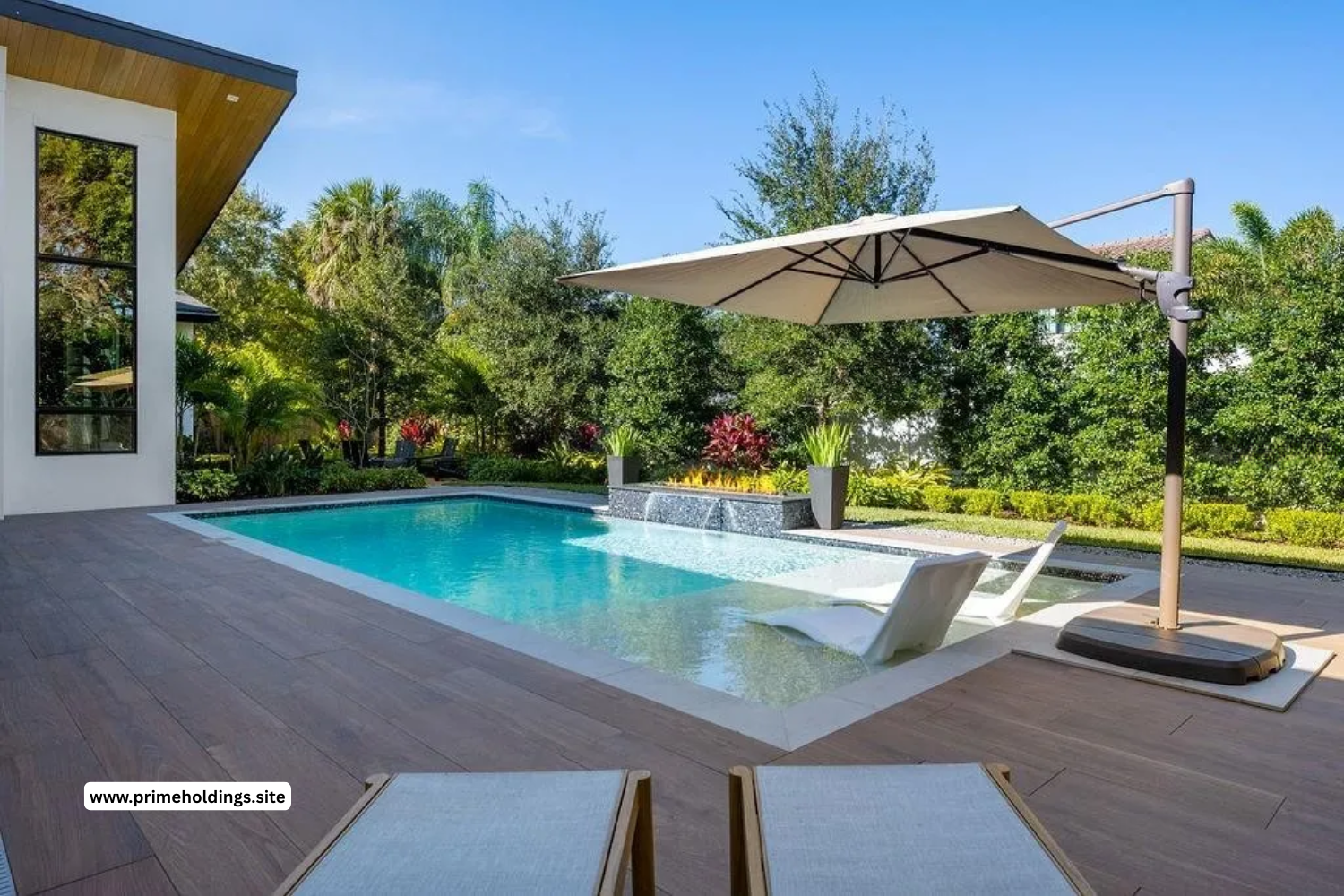 $4,799,900.00 | 5 bed 4.5 bath 4,582sqft 4,582 square feet 0.42acre lot | 1691 Chestnut Ave, Winter Park, FL 32789.