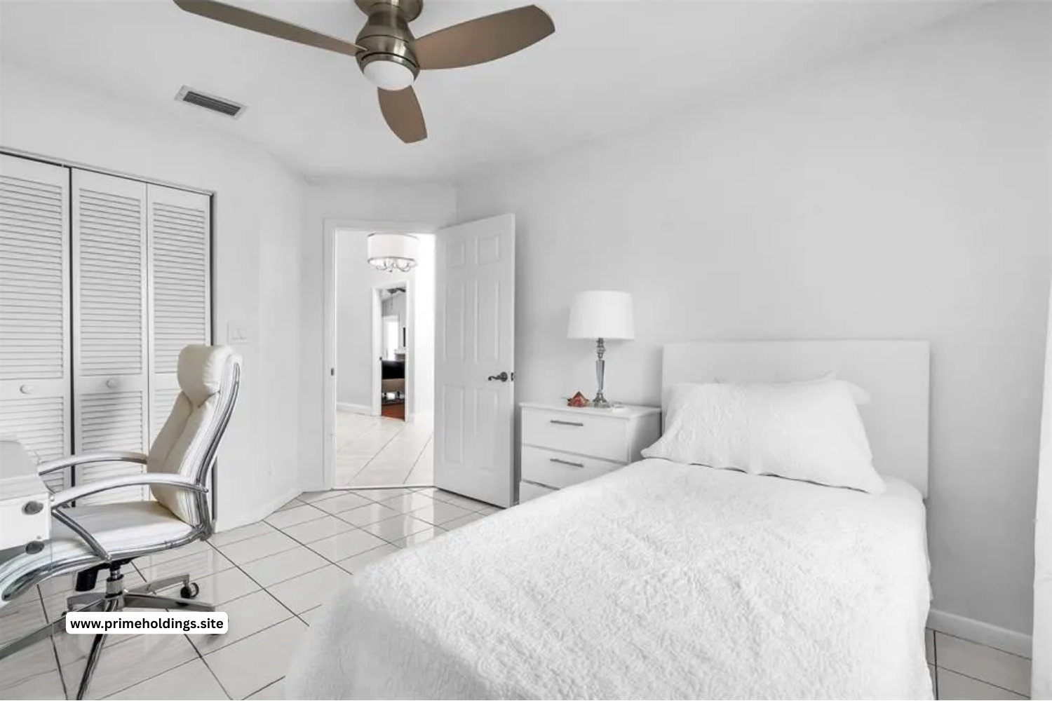 $12,000.00/mo | 3 bed 3 bath | 7641 W Country Club Blvd, Boca Raton, FL 33487.