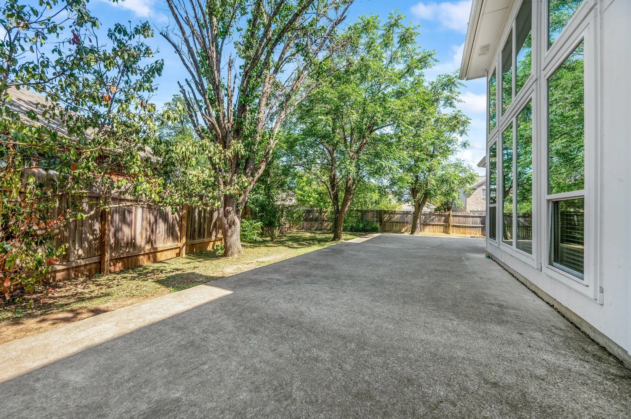 $3,500/mo | 5 bed 3 bath 2,610sqft 2,610 square feet 0.23acre lot | 5400 Amanda Ellis Ct, Austin, TX 78749.