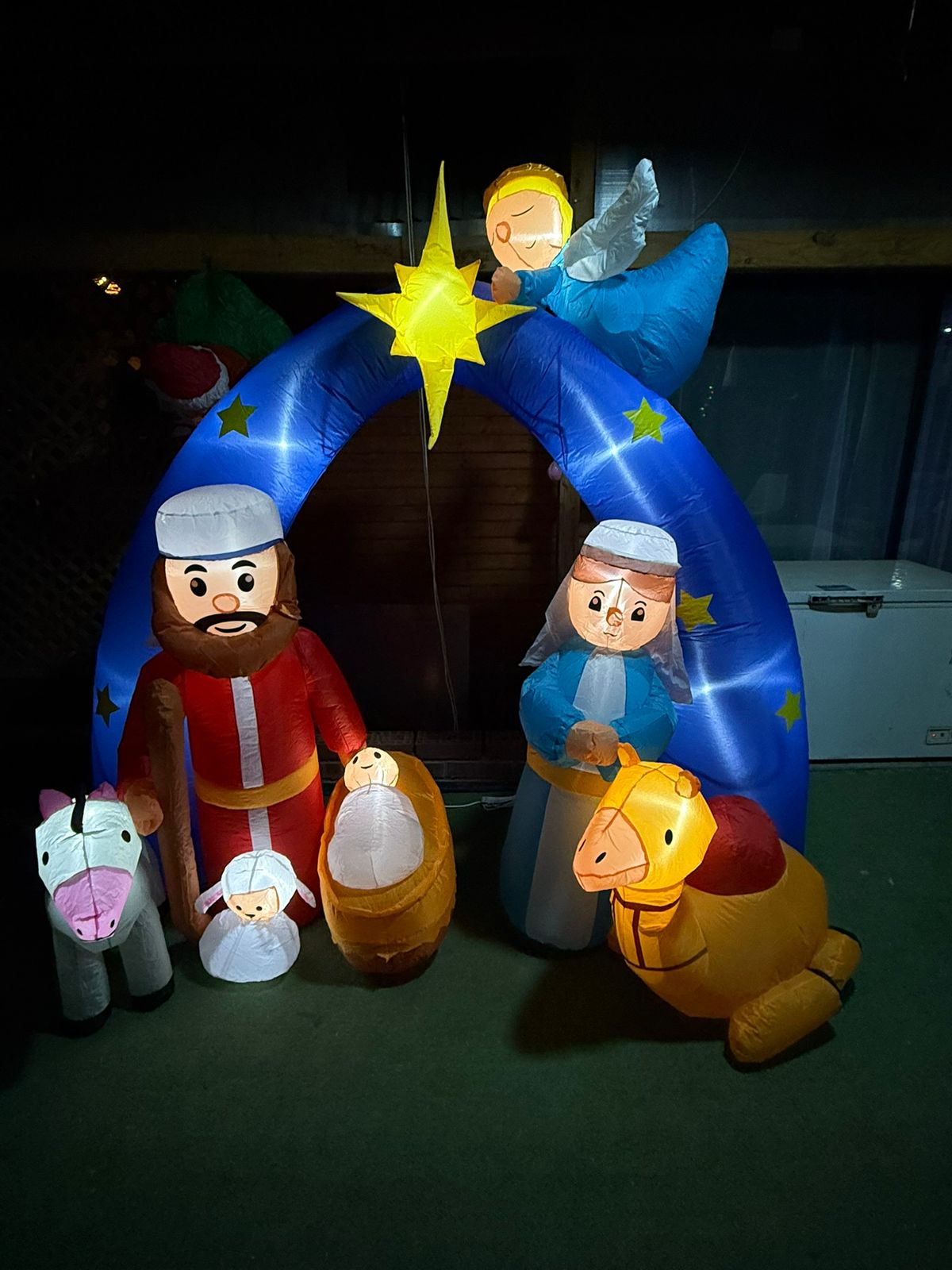 Adorno inflable de nacimiento navideño 240 CM