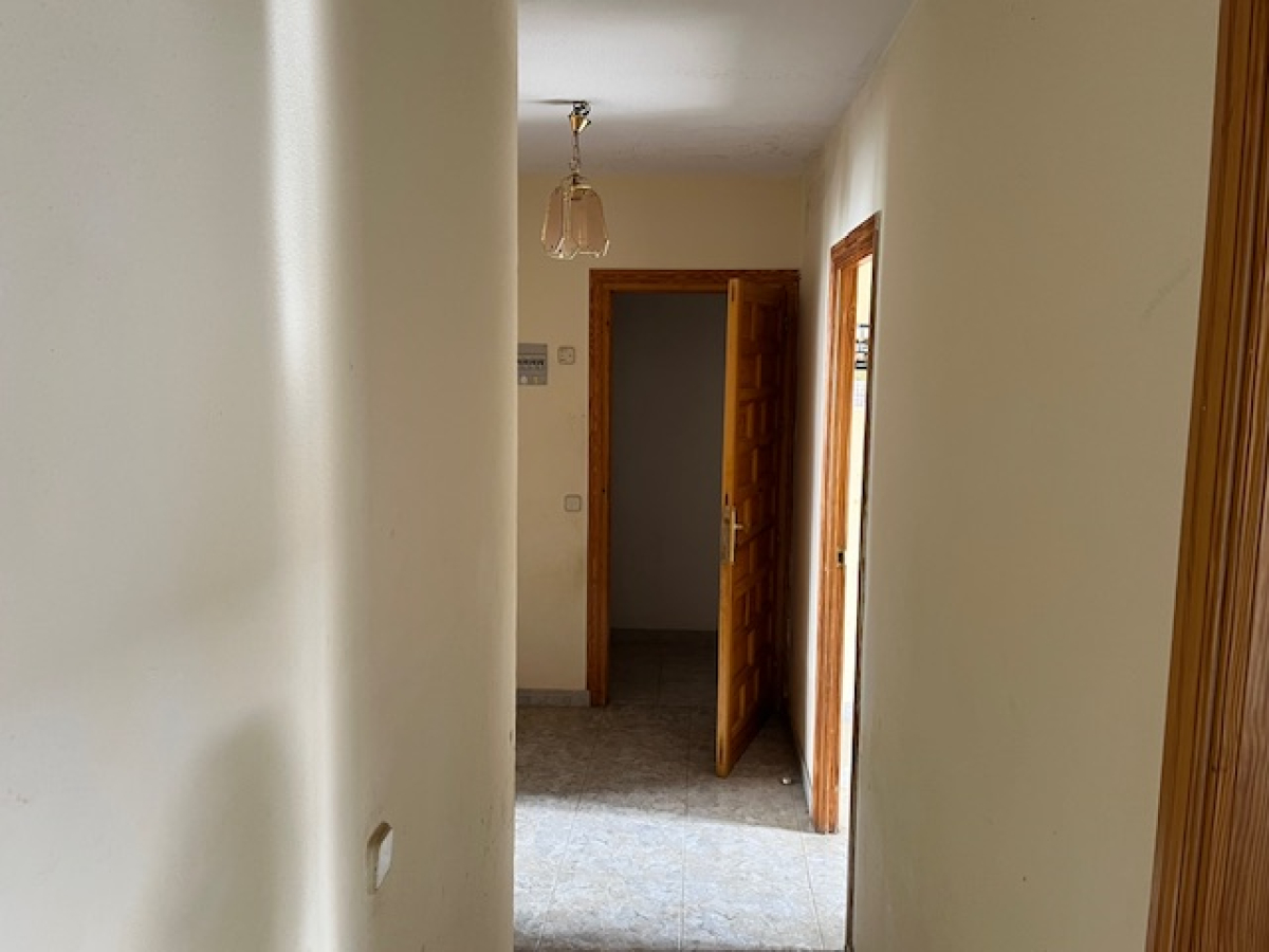 Edificio Céntrico En Tres Alturas Con Local Y Dos Pisos En Bustarviejo