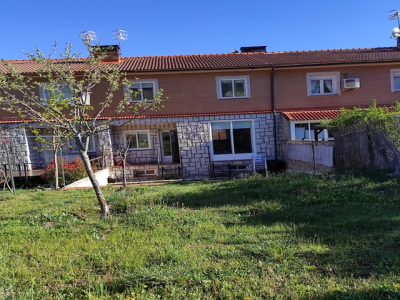 Chalet Adosado Céntrico En Bustarviejo