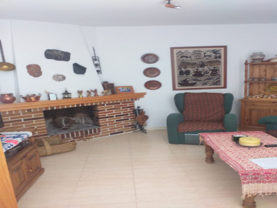 Chalet Pareado Con Jardín Y Garaje En Bustarviejo