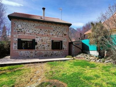 Chalet Individual Con 700m De Parcela En Miraflores De La Sierra