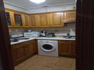 Piso Céntrico En Miraflores De La Sierra De Tres Dormitorios