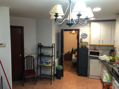 Edificio Céntrico De Dos Viviendas En Miraflores De La Sierra