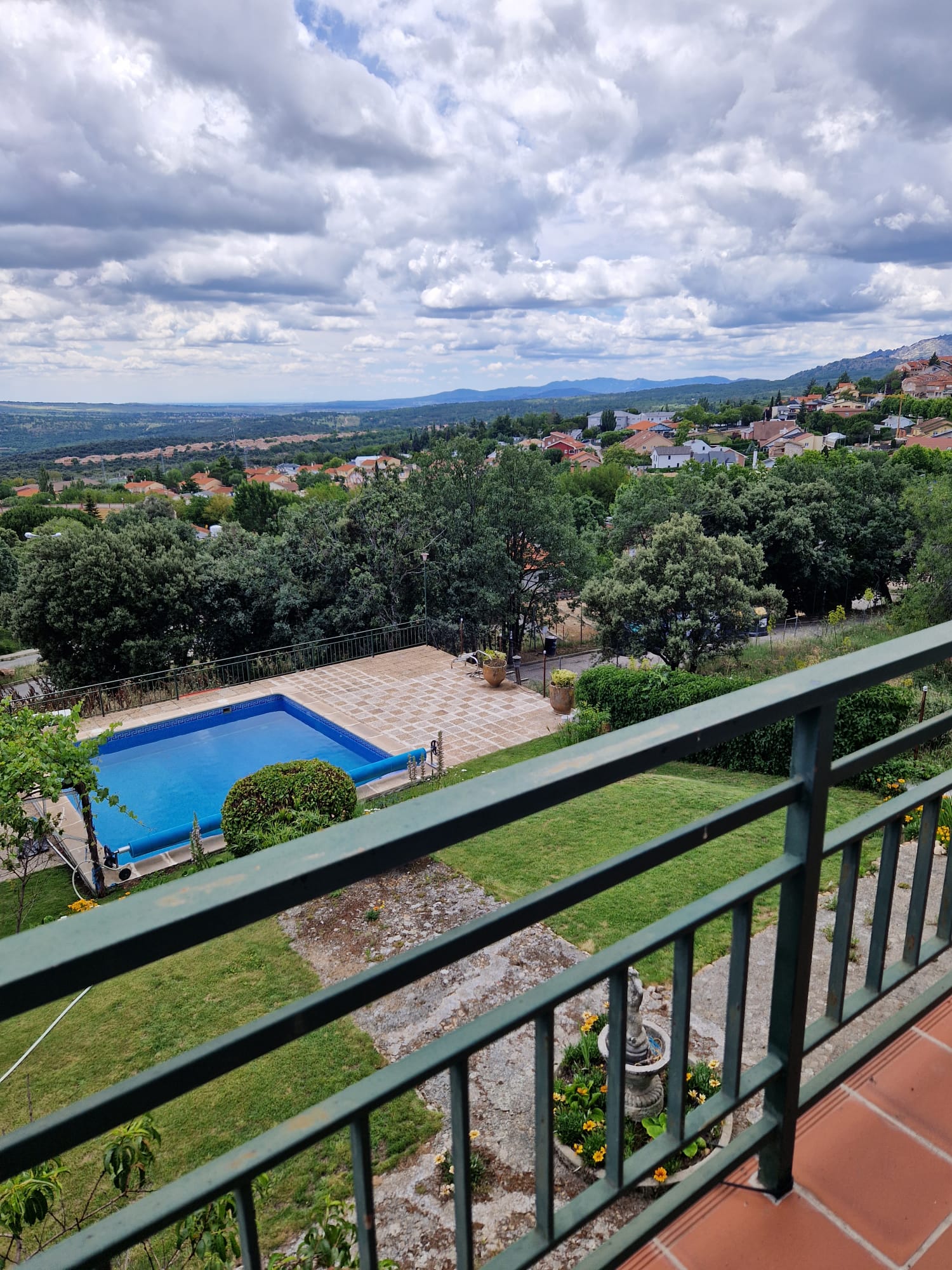 Chalet de 4 Habitaciones con Piscina, Jardín y Terraza en San Andrés
