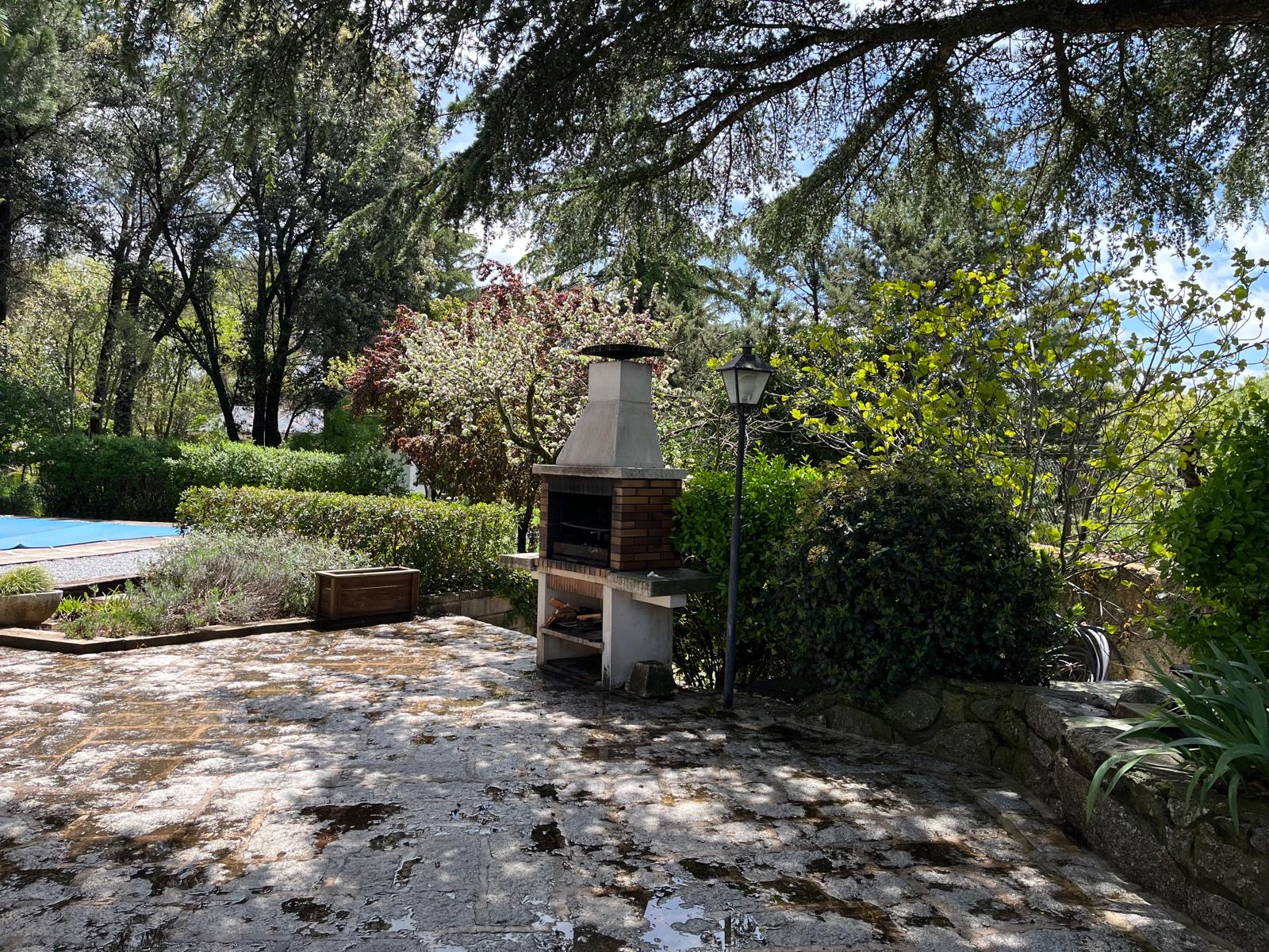 Chalet con piscina privada en Los Endrinales