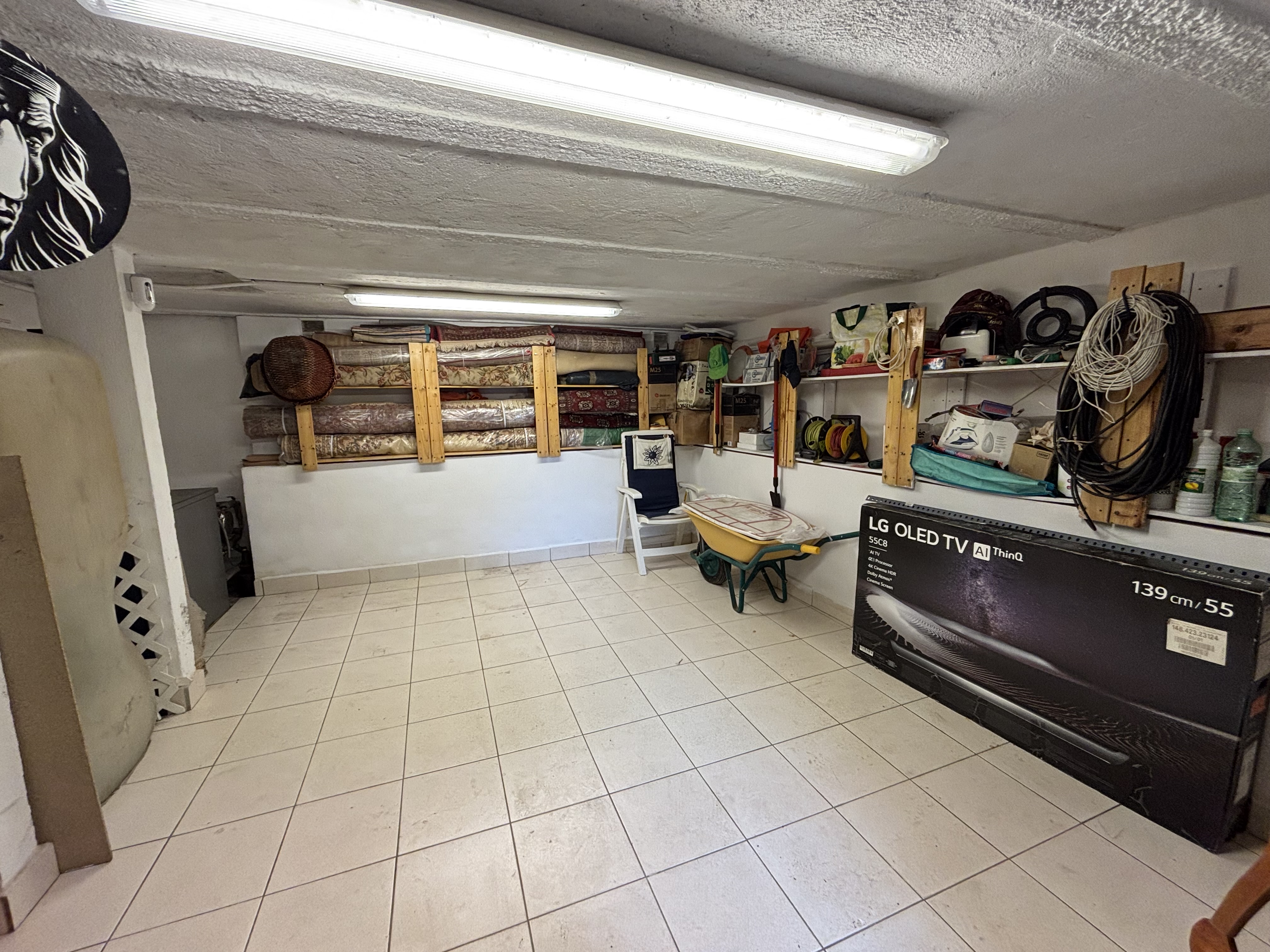 Exclusivo chalet de ensueño en Miraflores de la Sierra con vistas panorámicas, piscina privada y dos viviendas independientes