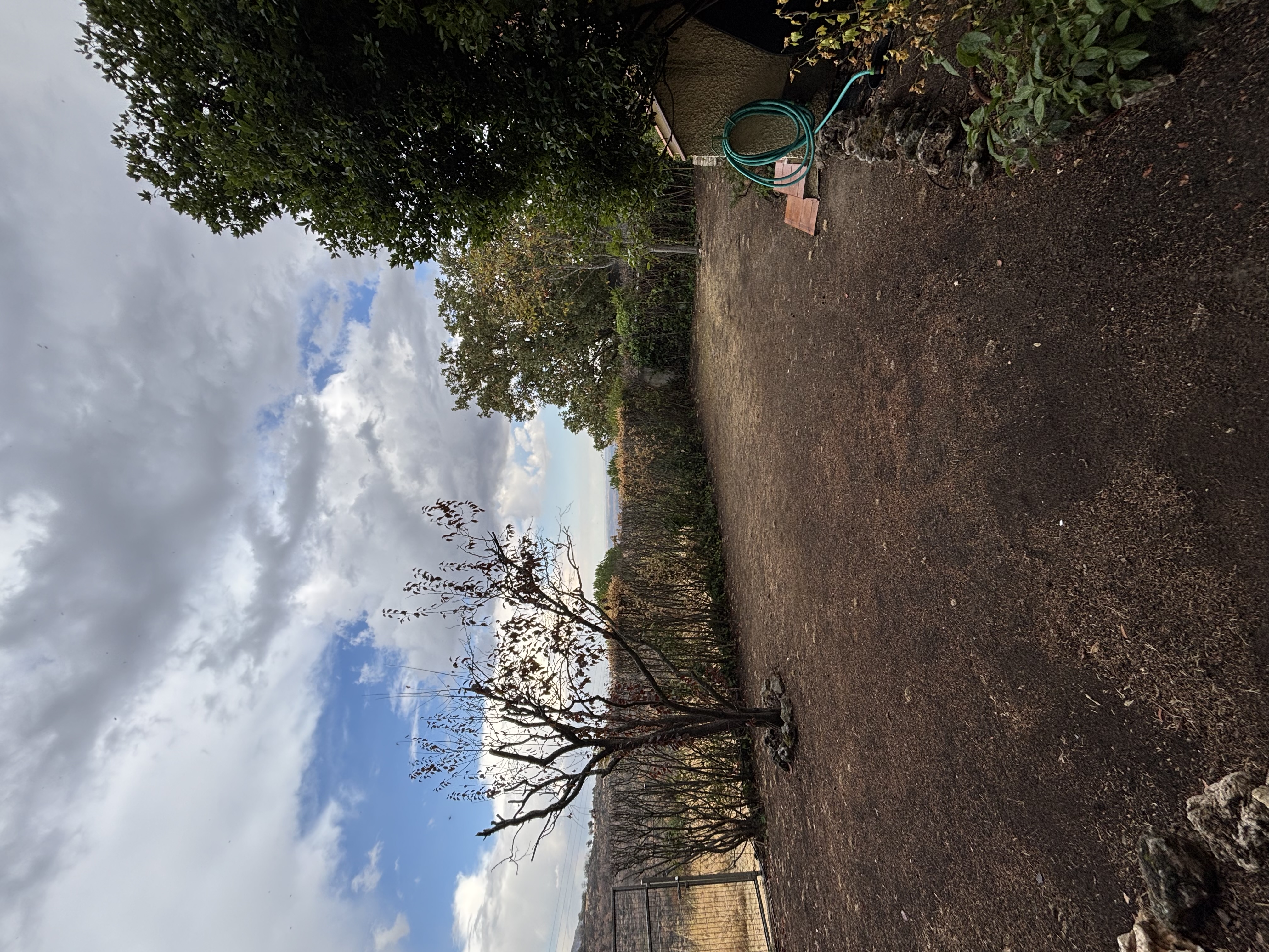 Exclusivo chalet de ensueño en Miraflores de la Sierra con vistas panorámicas, piscina privada y dos viviendas independientes