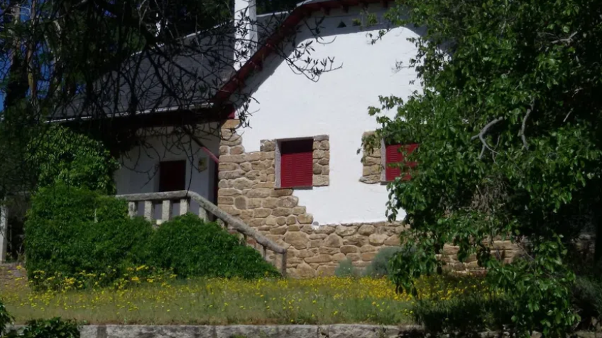 Chalet independiente con jardín y buenas vistas en Miraflores