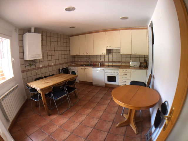 Chalet pareado con piscina comunitaria en La Pantezuela, Miraflores de la Sierra 