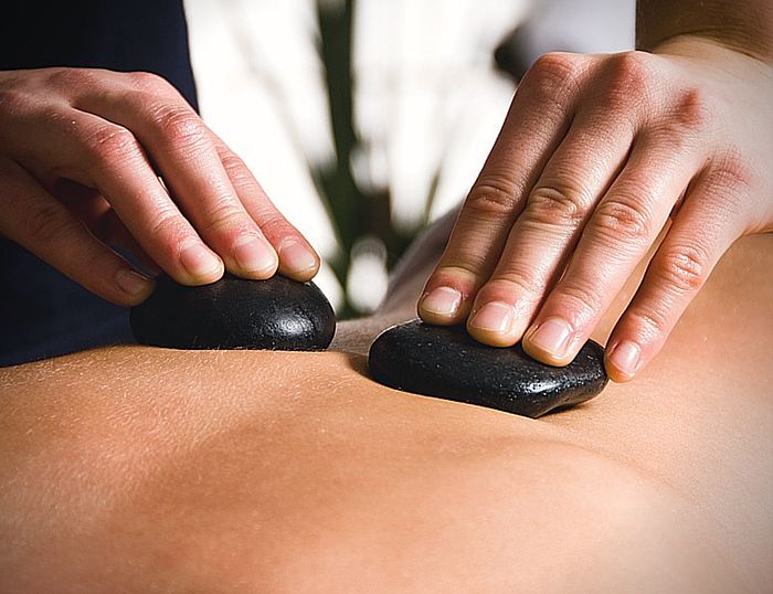 Masaje con Piedras Calientes (90 min)