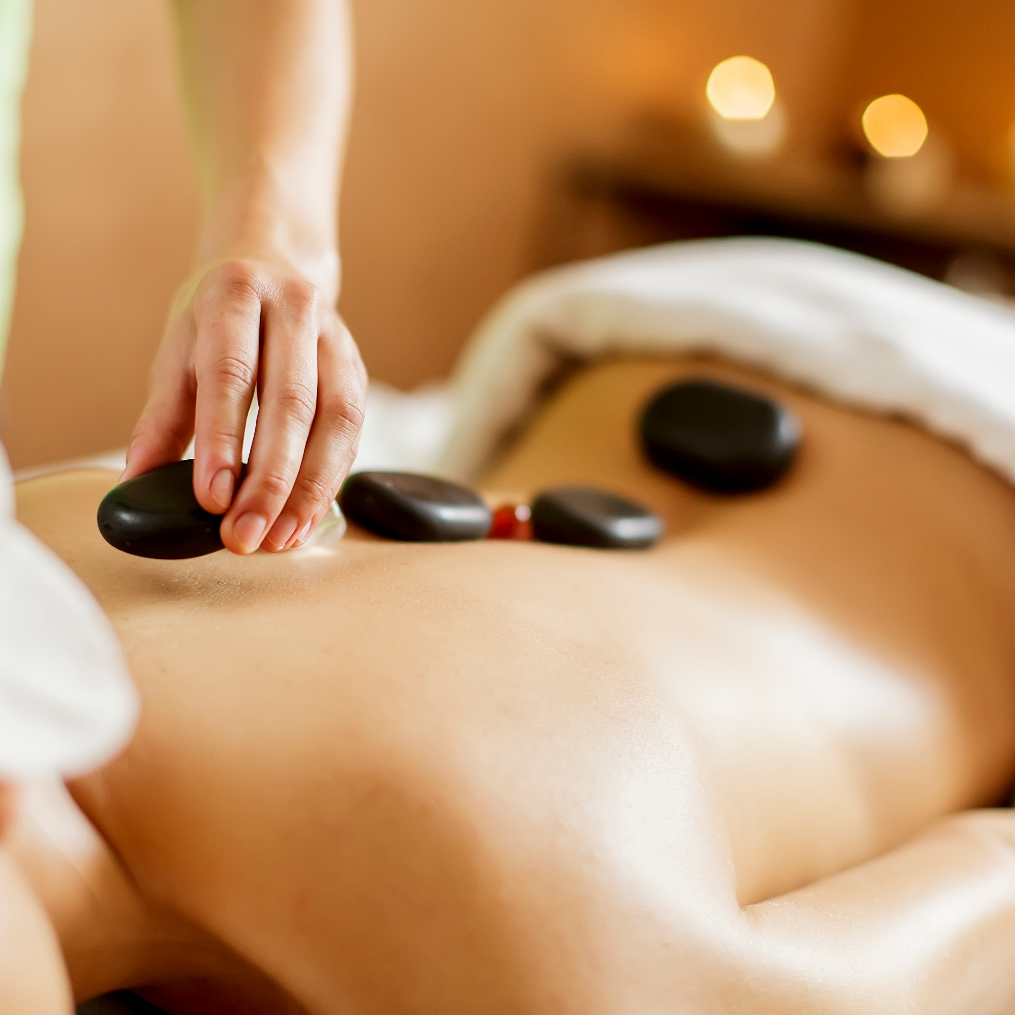 Masaje con Piedras Calientes (1 hora)