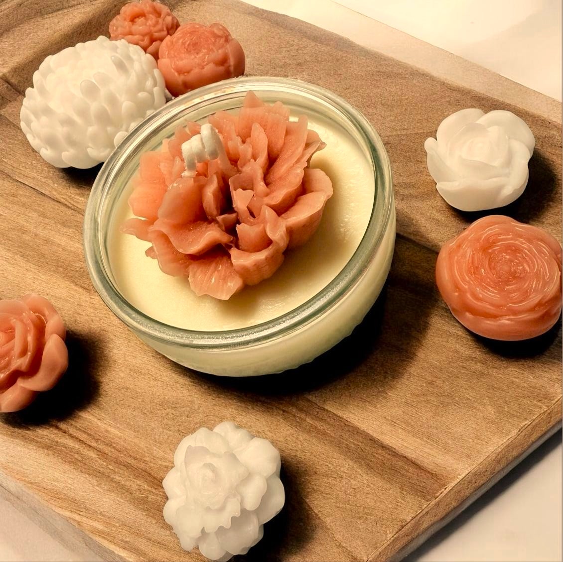 Hand-Poured Soy Candle – Vanilla & White Musk | Floral Jar Candle