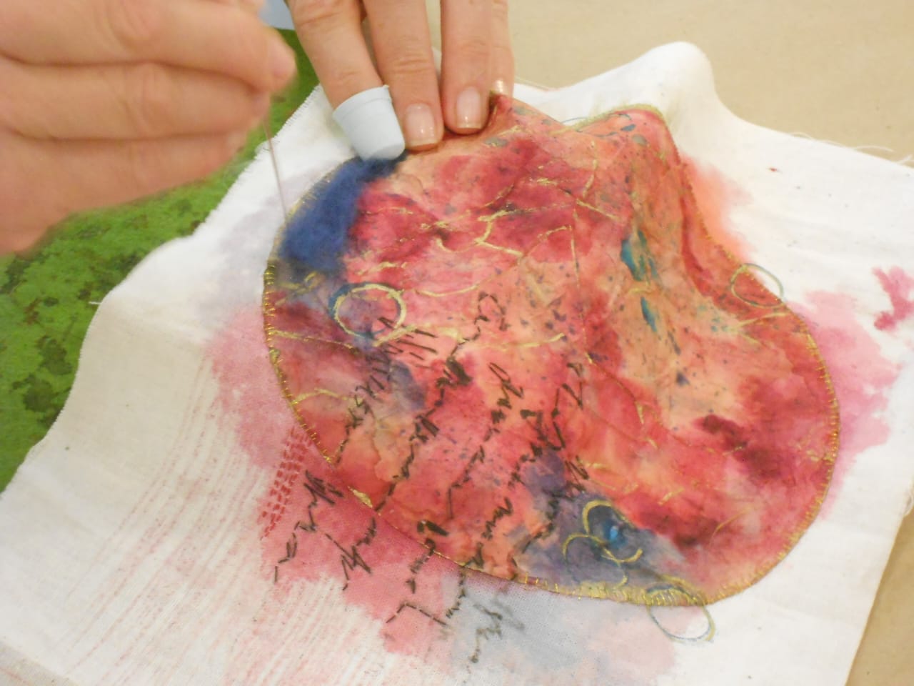 Experimentación en acuarela y bordado 