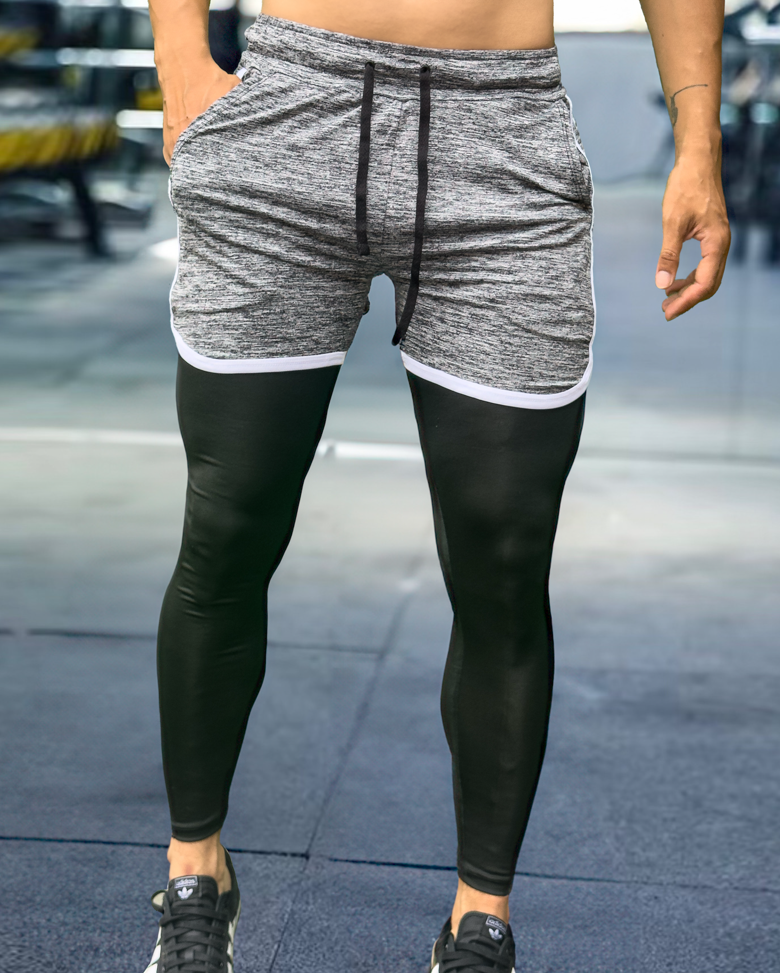 Pantaloneta Con Licra Larga 2 Rayas Slim fit 