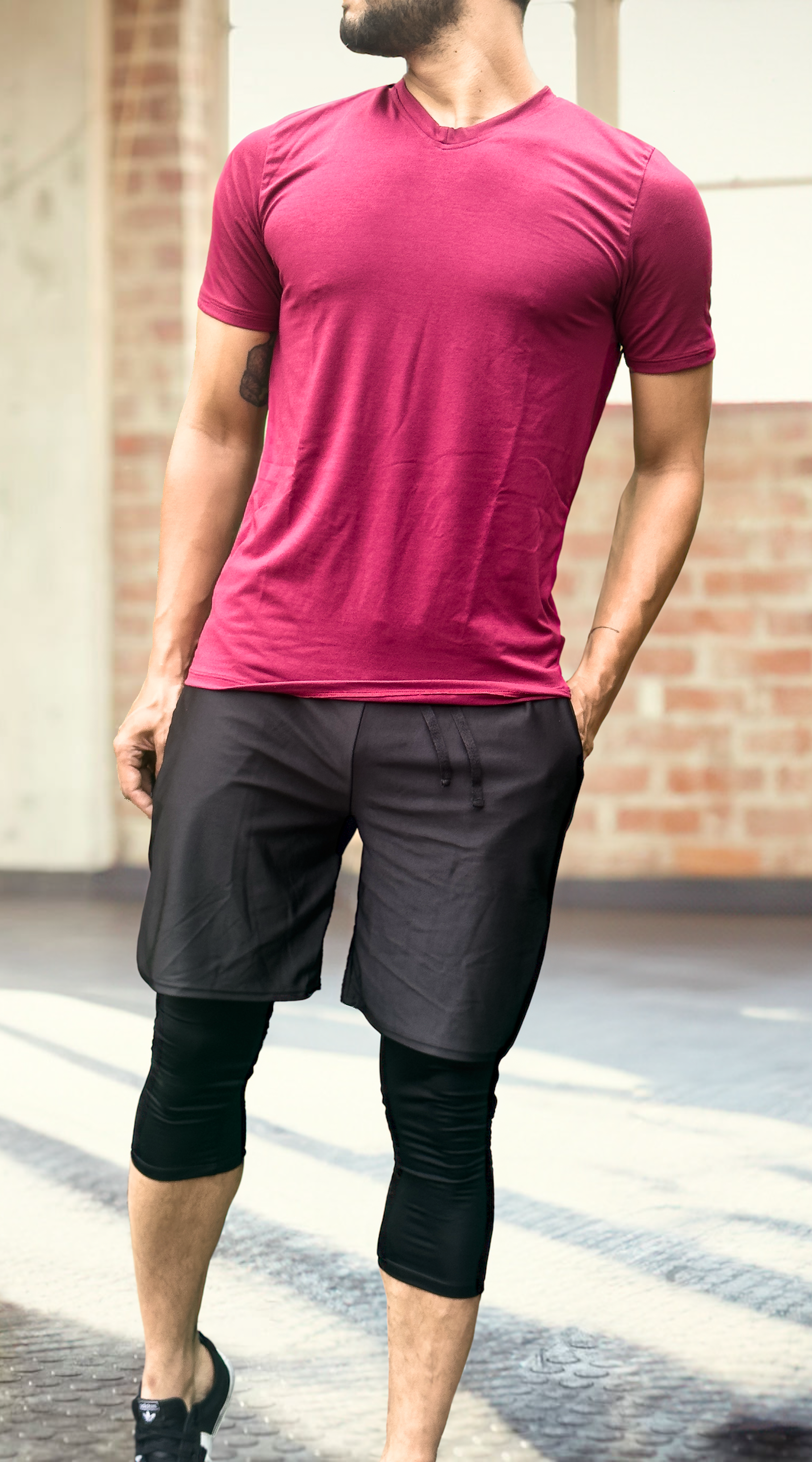 Conjunto Pantaloneta con licra semilarga + Camiseta cuello V 