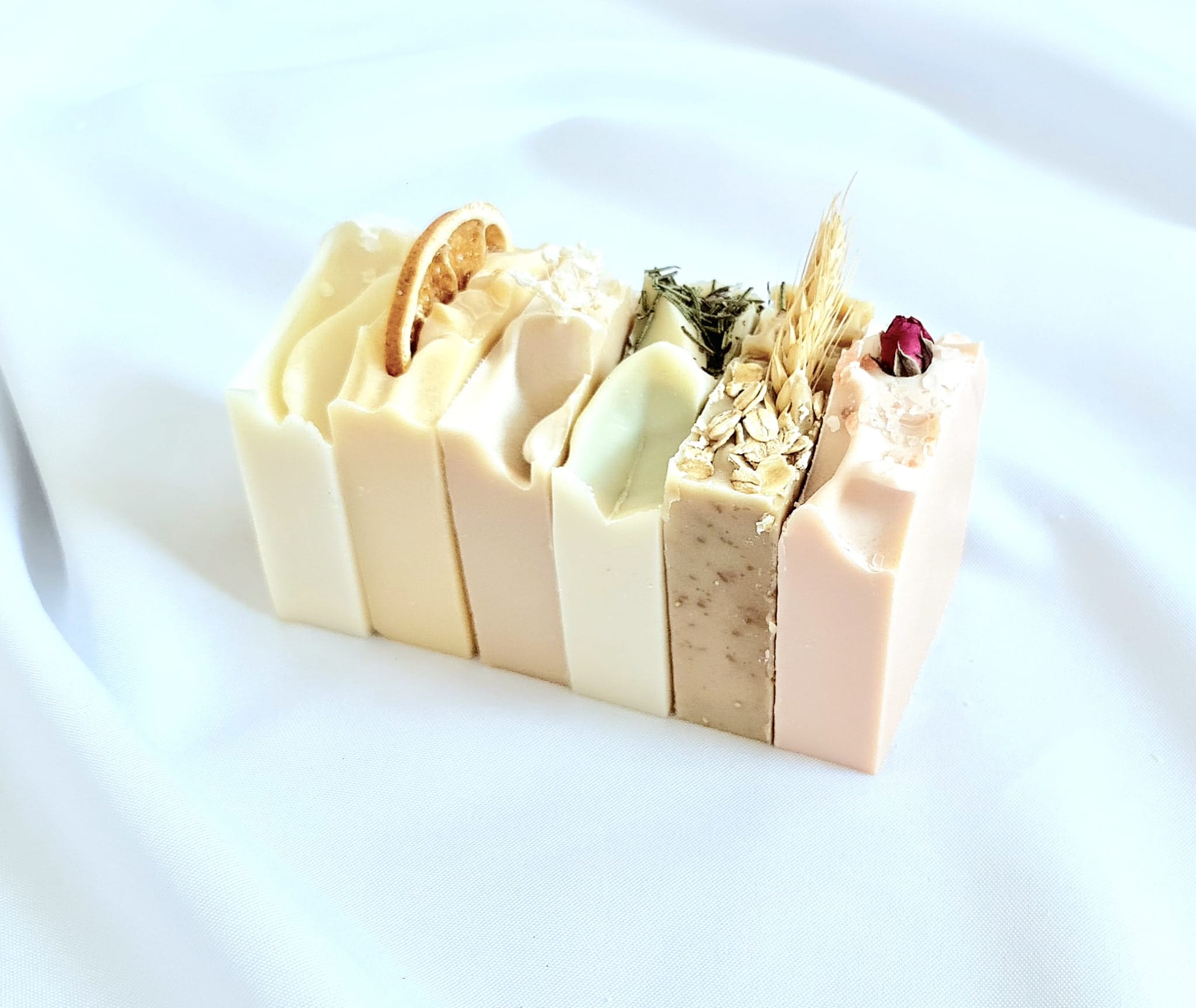 Deluxe Six Soaps Christmas Gift Box