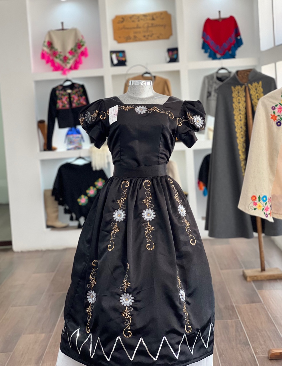 CHINA POBLANA REALEZA