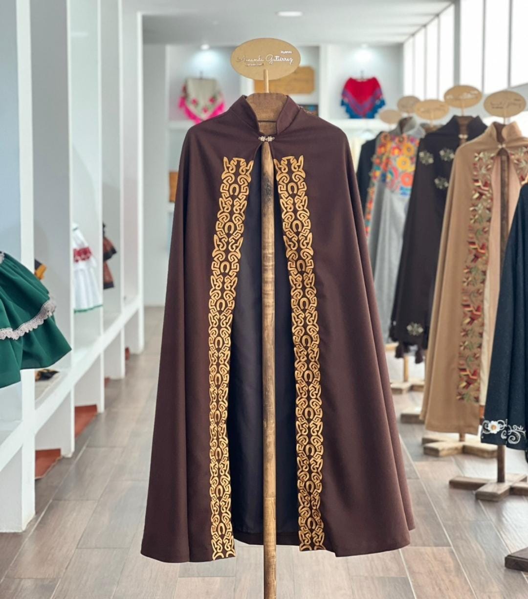 Ruana charra tabaco & oro