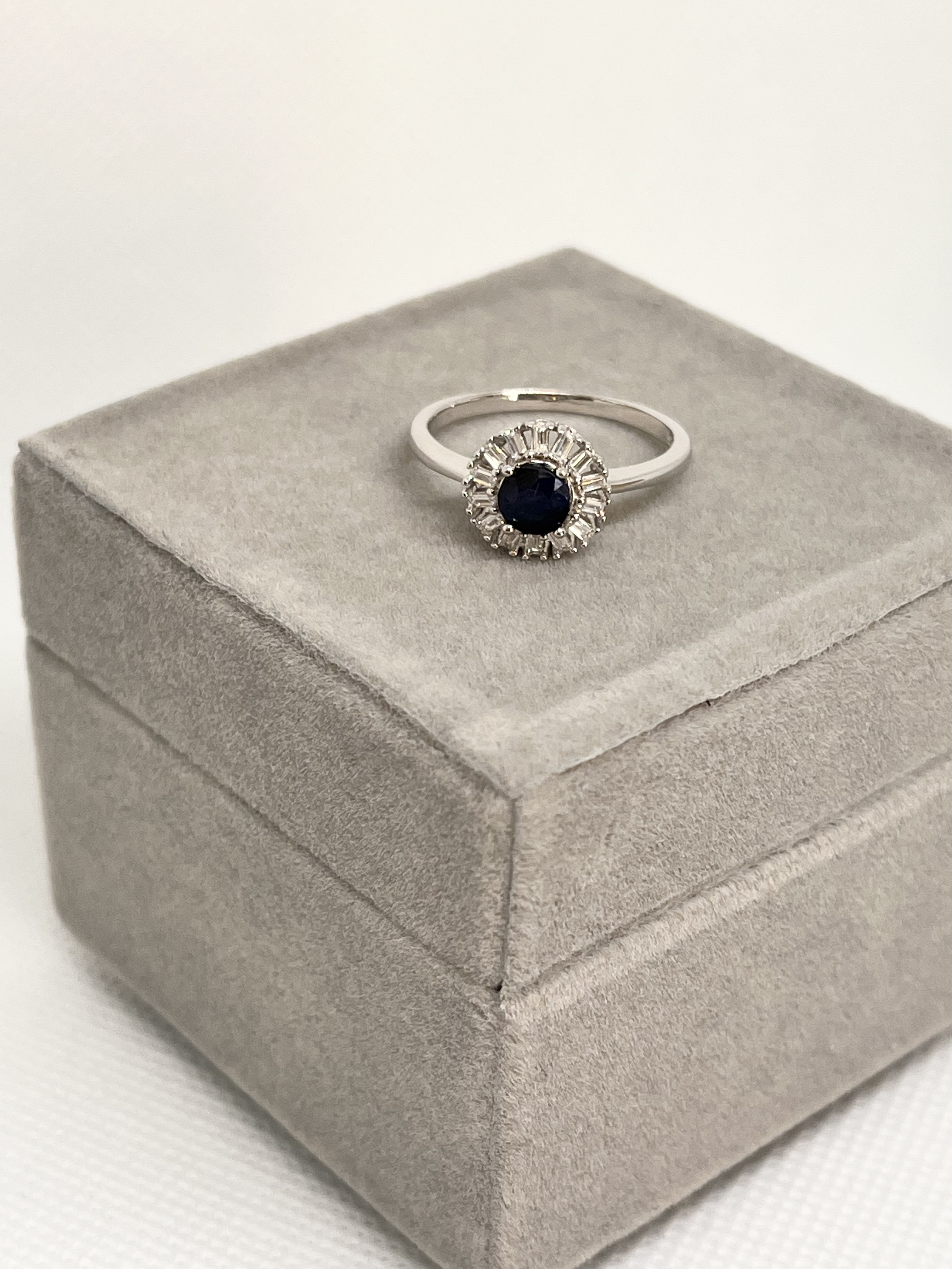Elegant Sapphire Ring