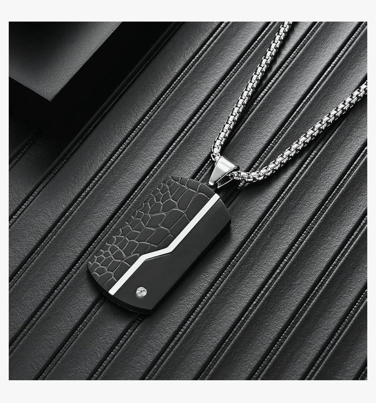 Cadena con placa