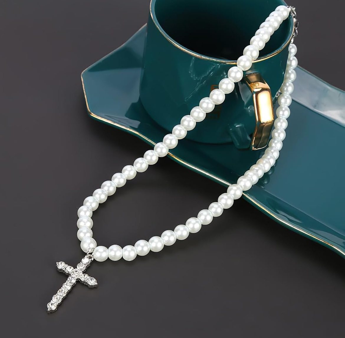 Collar de perlas con dije