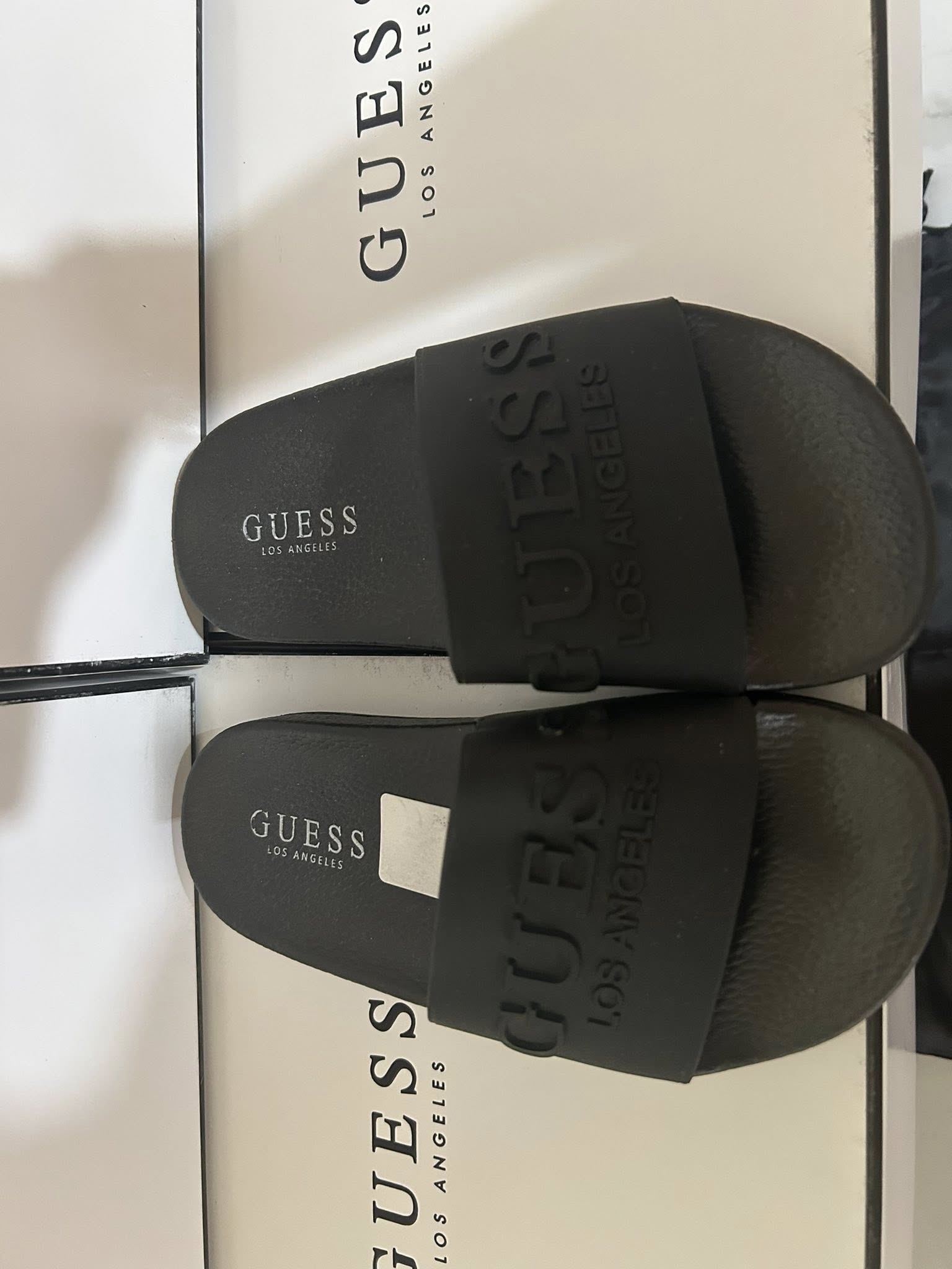 Sandalias GUESS