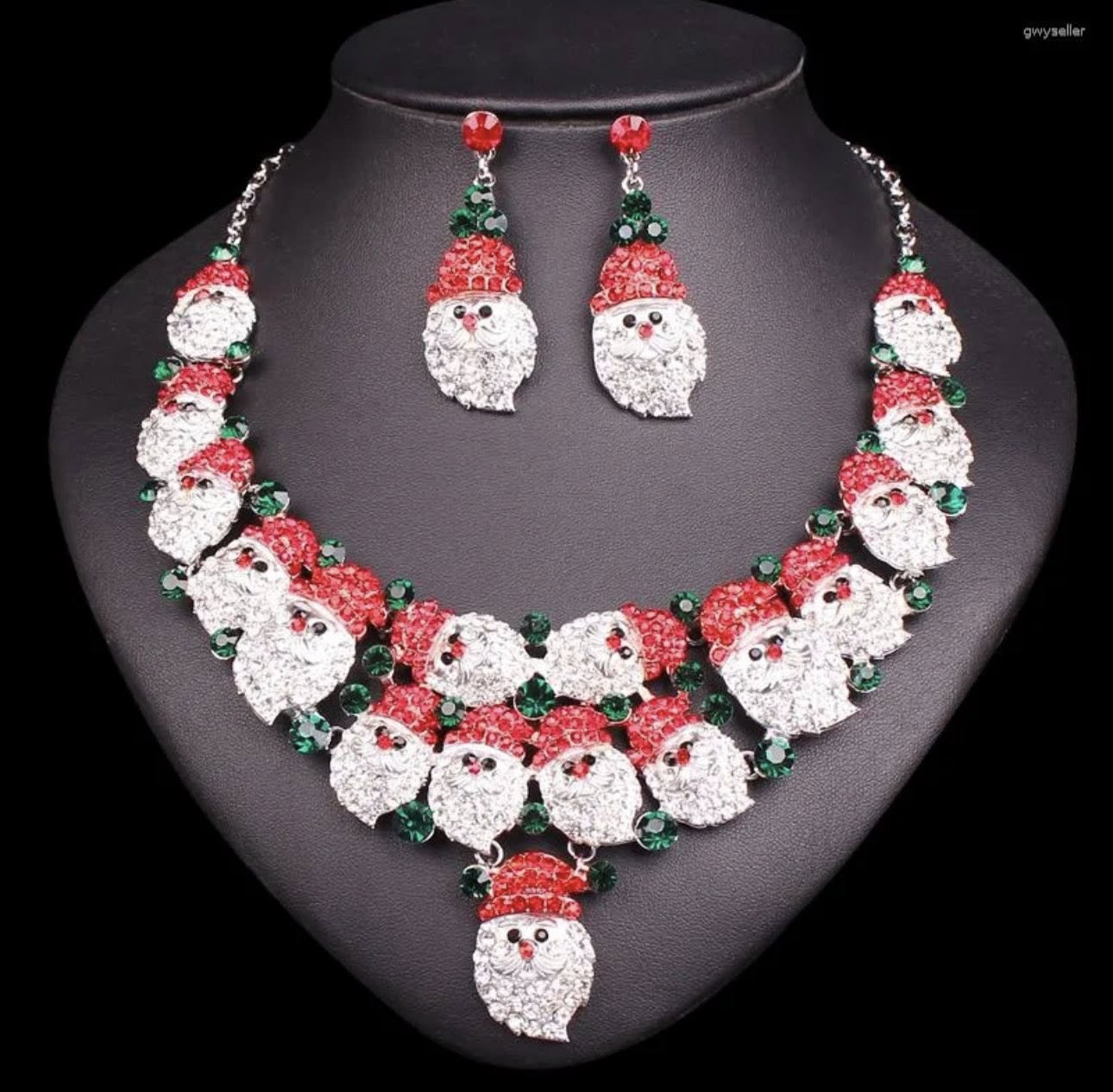 Collar y Aretes de Santa Claus