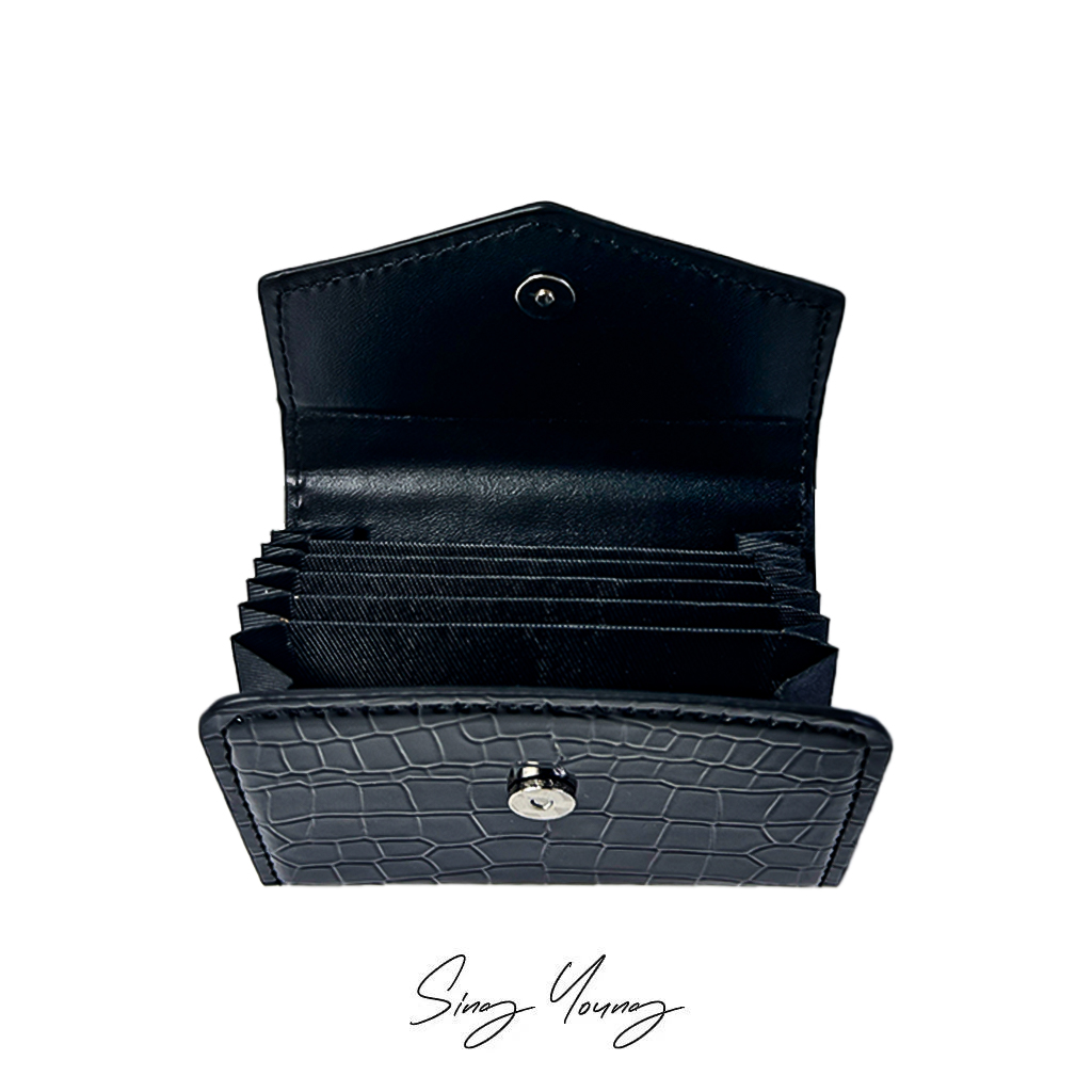 ショートタイプの多機能ファスナー付き財布