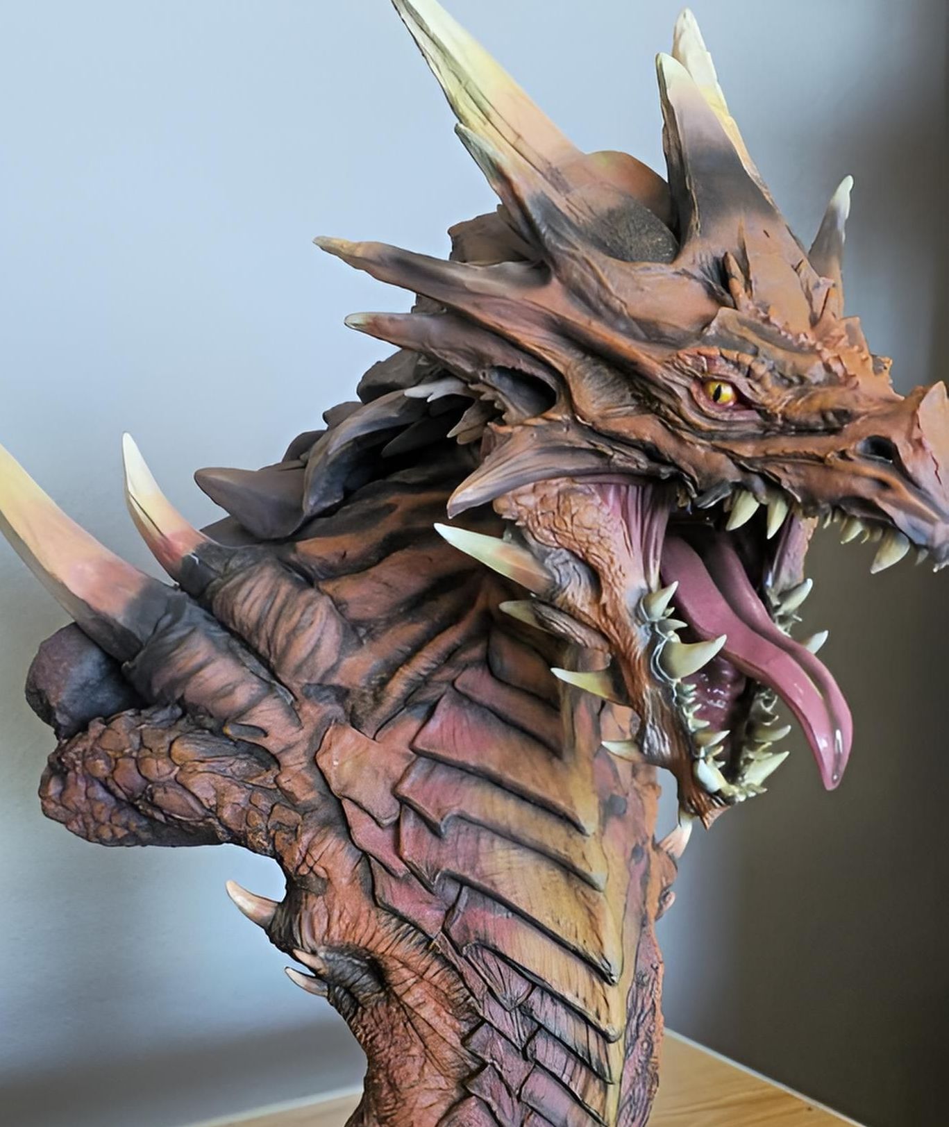 Busto Dragón — Escultura de Gran Formato