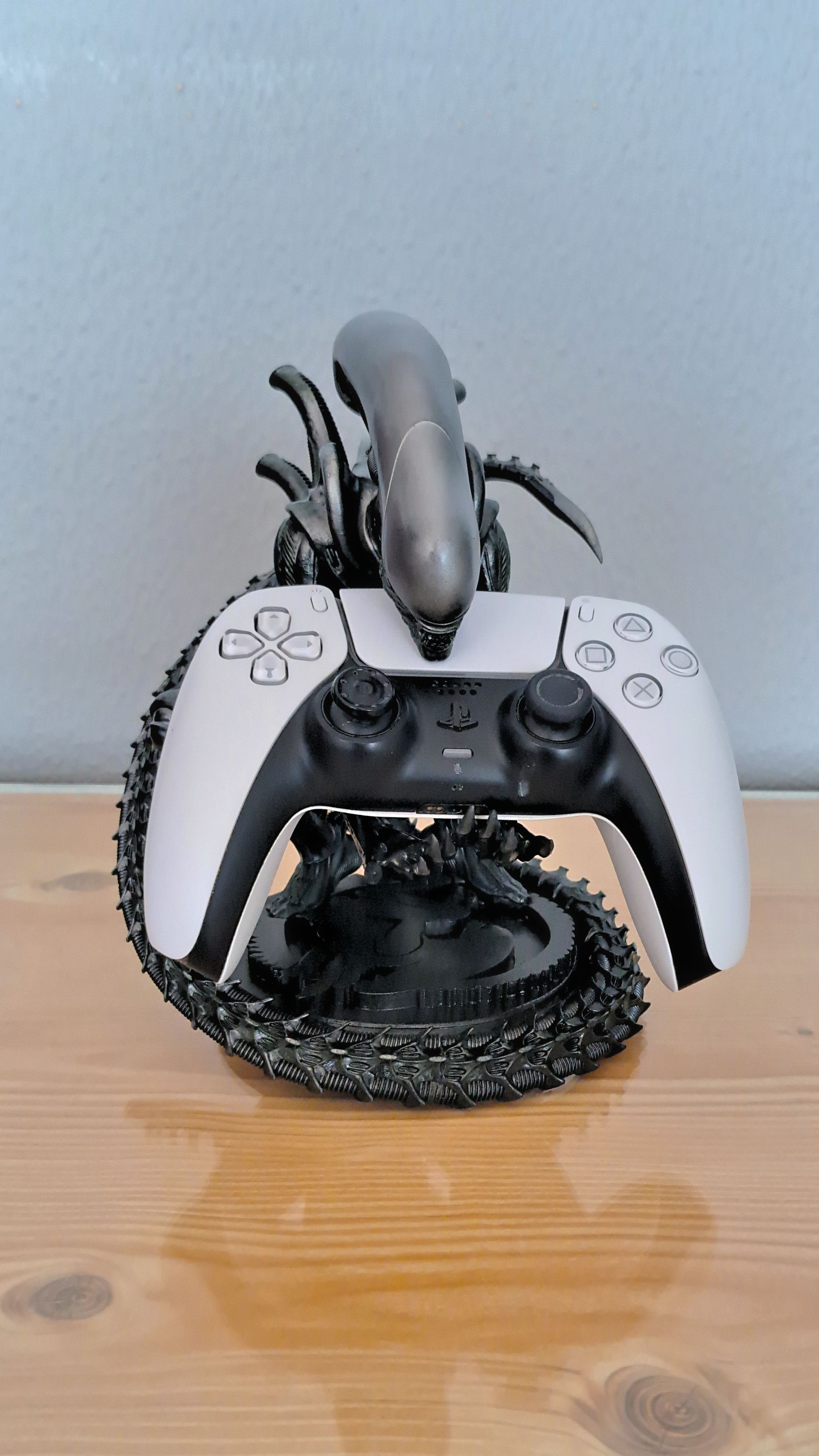 Soporte Alien para Mando – Edición Coleccionista