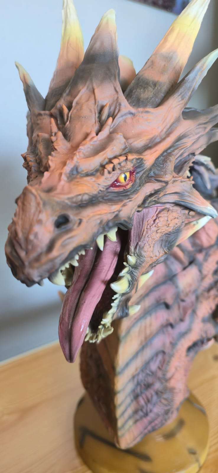 Busto Dragón — Escultura de Gran Formato