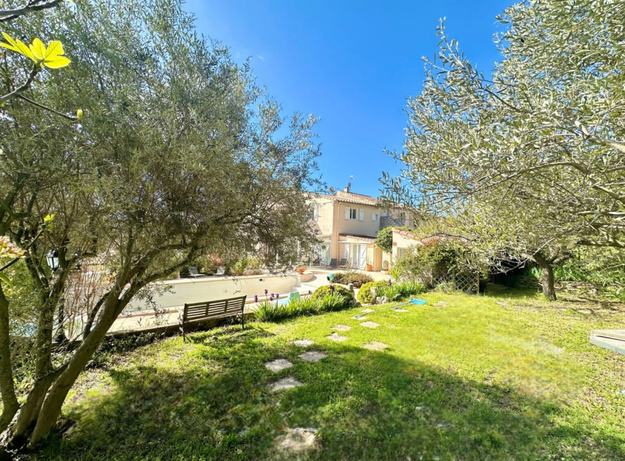 MAISON À VENDRE – ÉOURES (AUBAGNE)