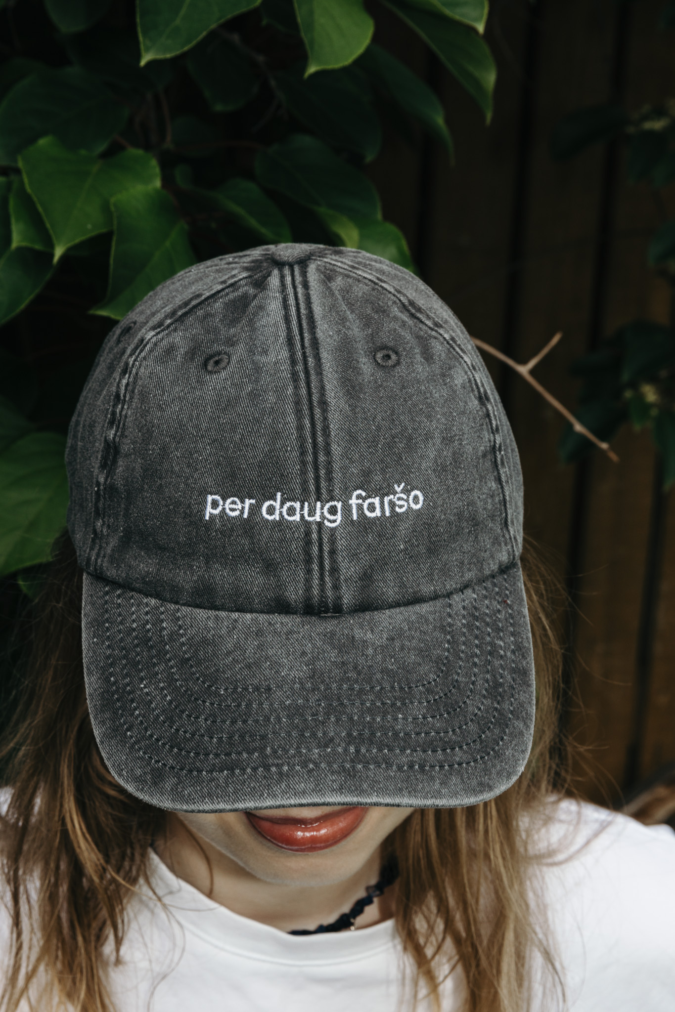 KEPURĖ "per daug faršo"