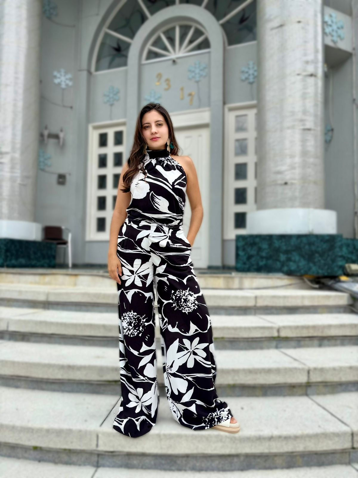 Pantalon y blusa estampado blanco y negro