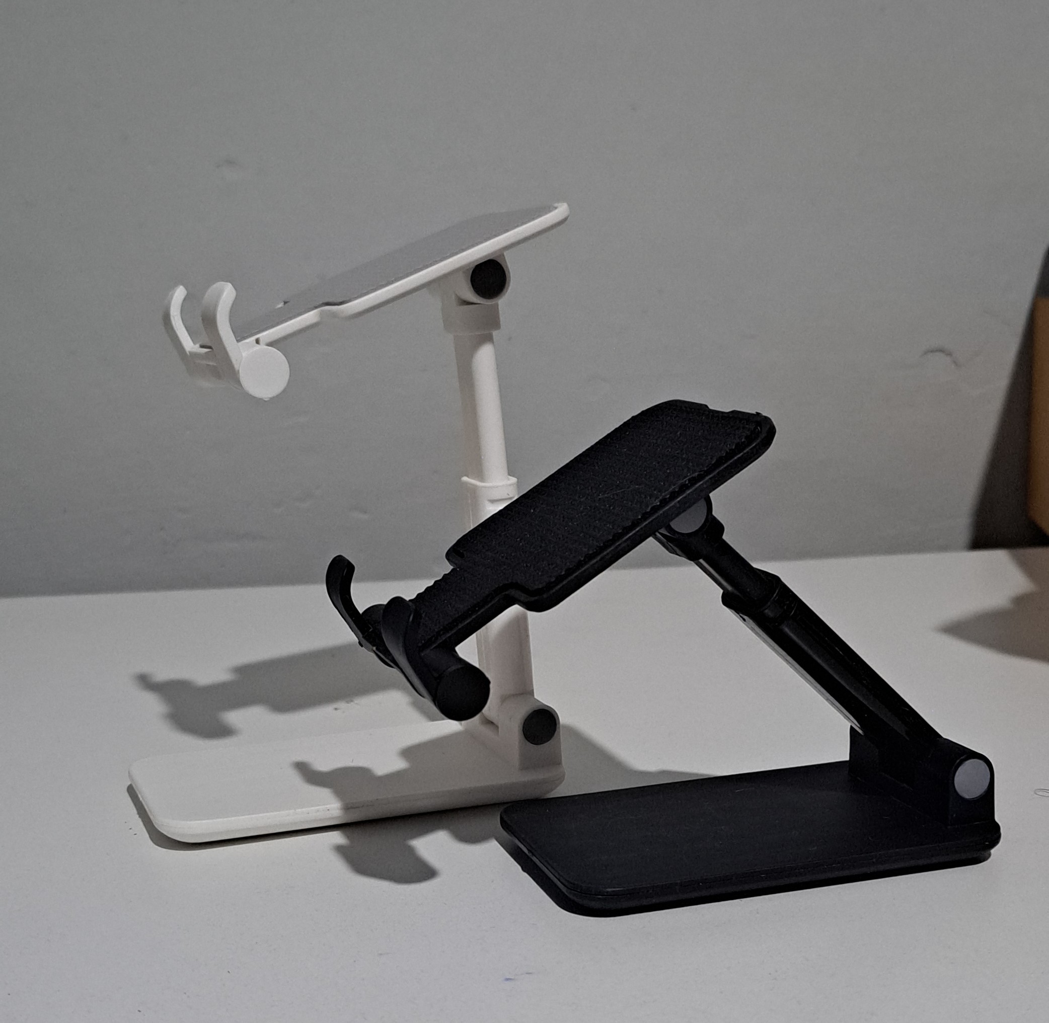 Soporte plegable para móvil y tablet ajustable