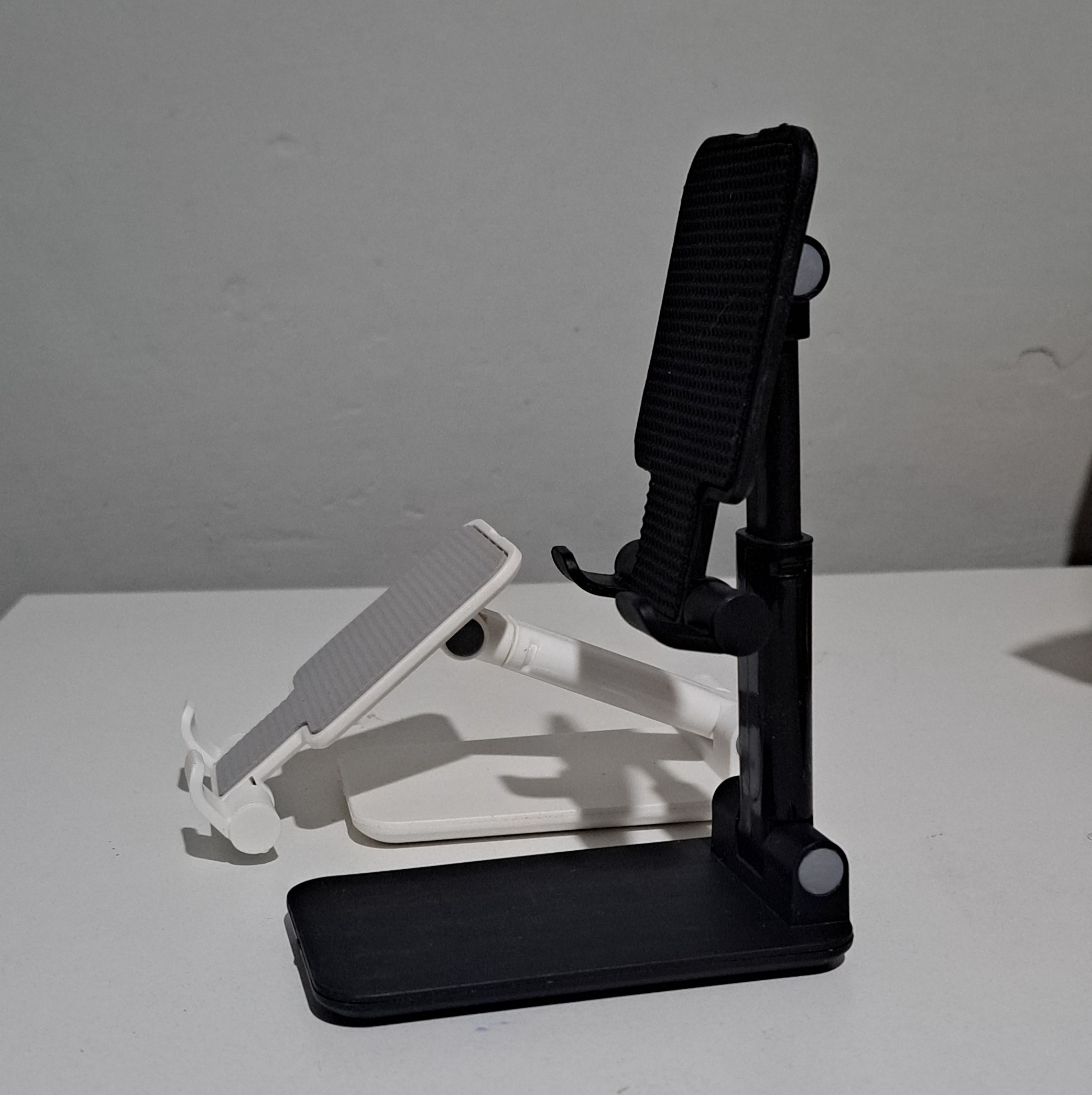 Soporte plegable para móvil y tablet ajustable