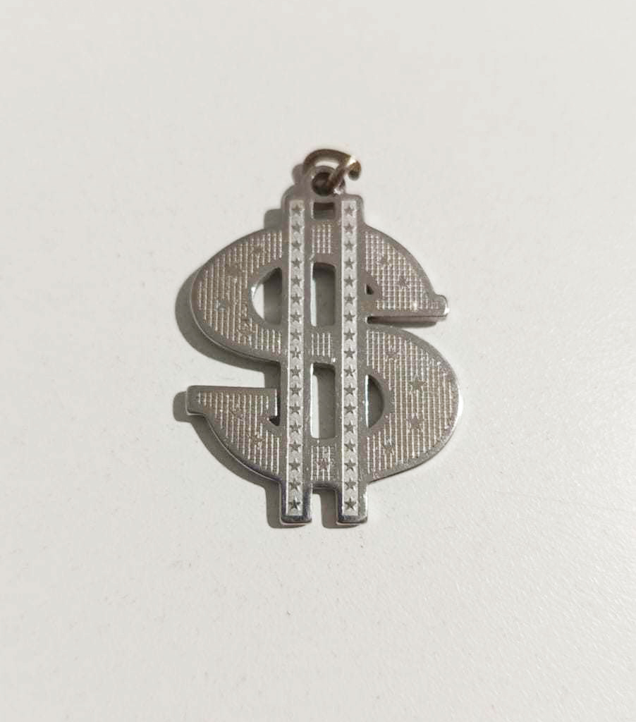 Dije Dollar, no incluye cadena!