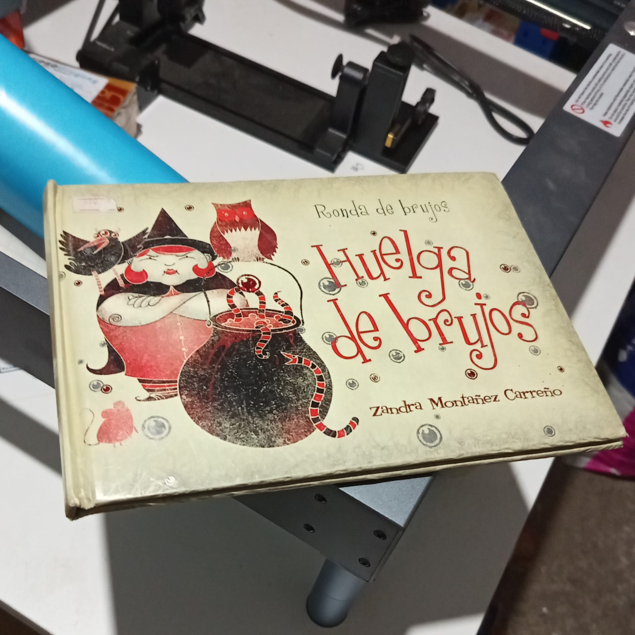 Libro: Huelga de Brujas