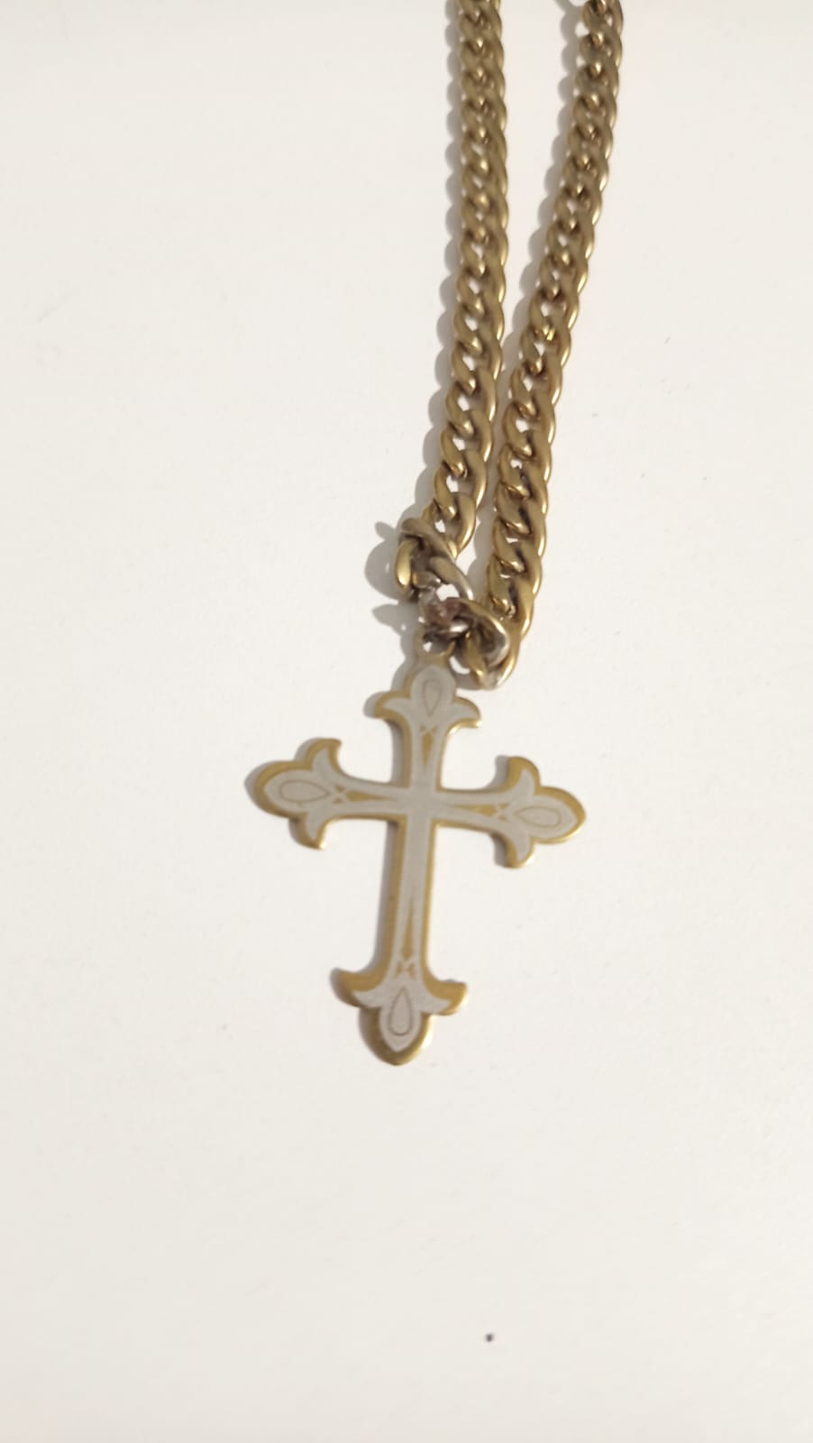 Cruz y collar inoxidables