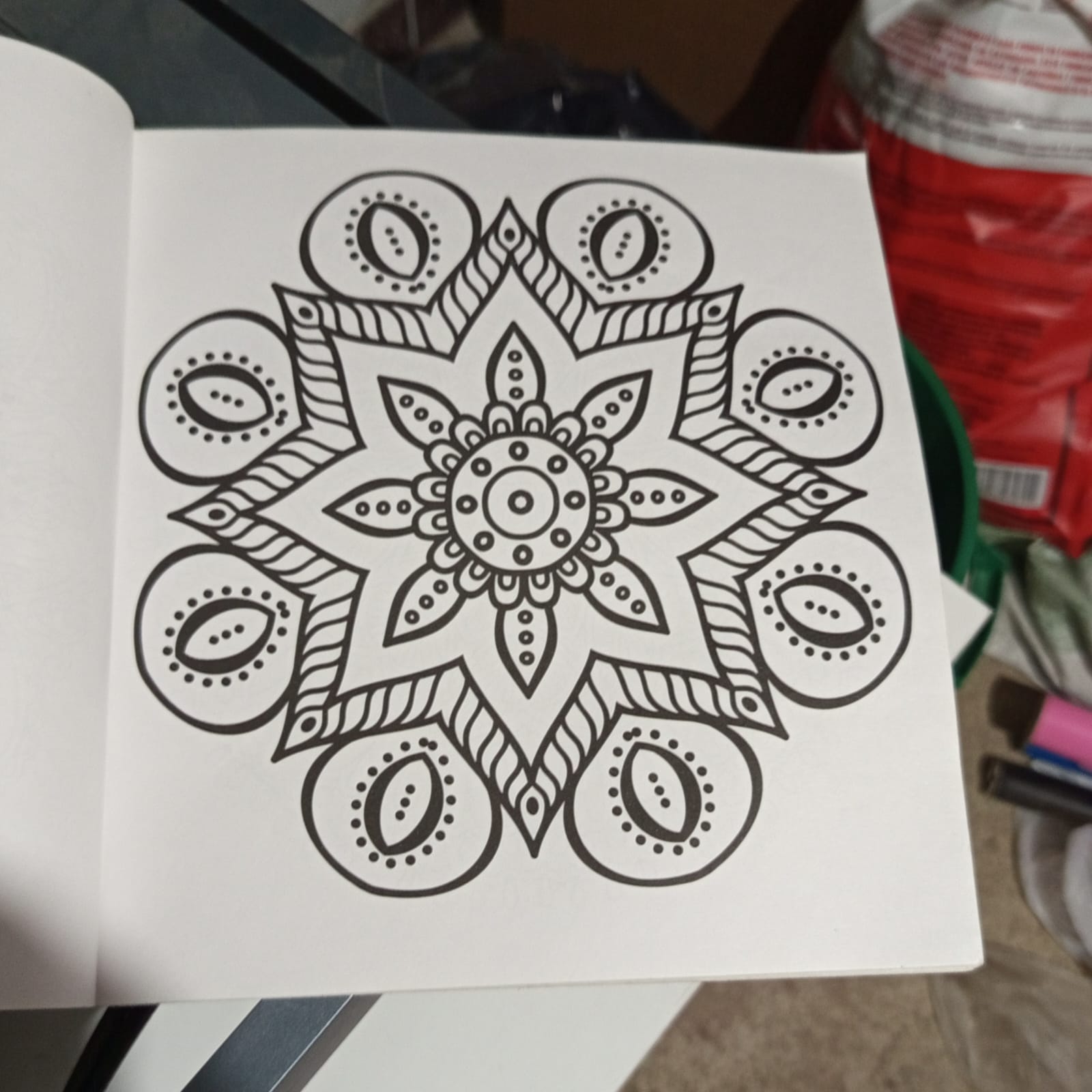 Libro para pintar mandalas, relajante