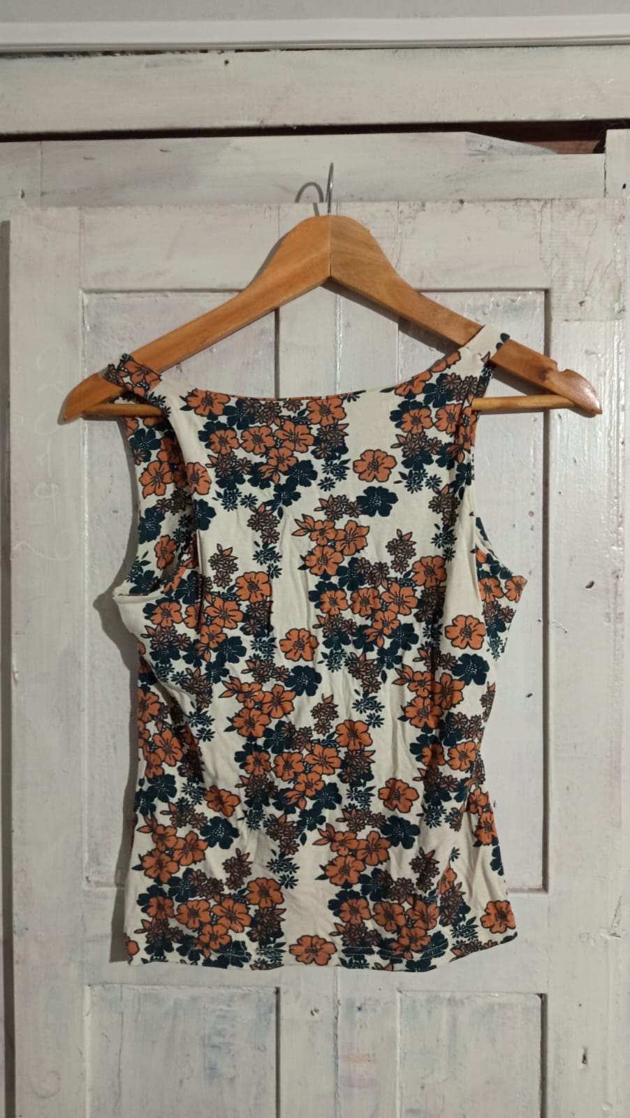 Blusa sin mangas con estampado de flores