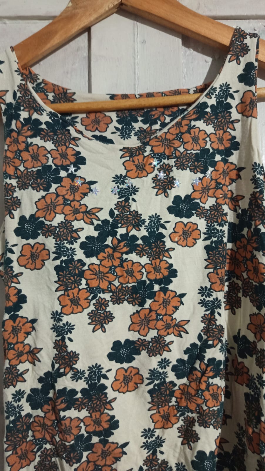 Blusa sin mangas con estampado de flores