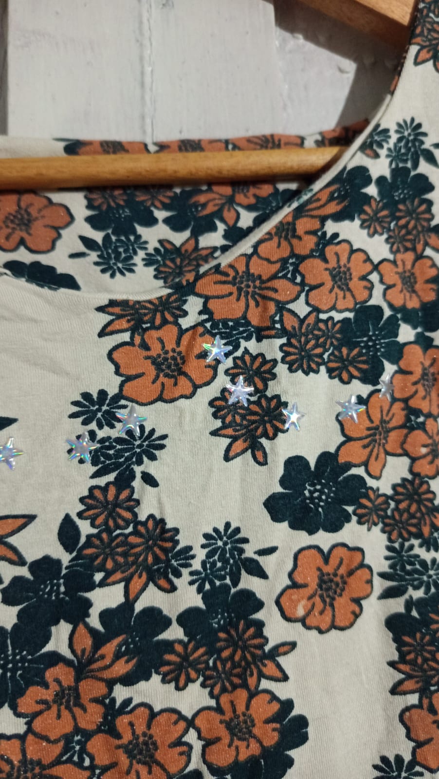 Blusa sin mangas con estampado de flores
