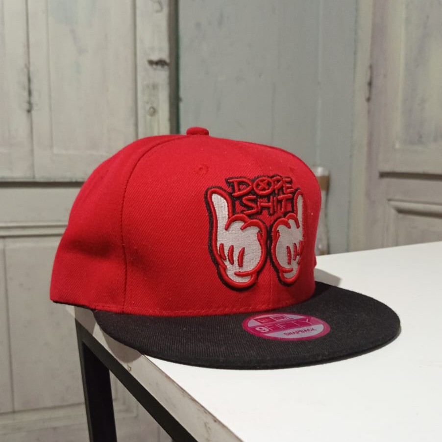 Gorra roja, Dope Shit